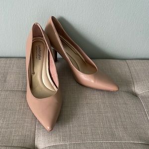Beige high heels (pumps) with skinny heel